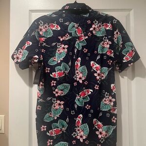Mens brand new Hawaiian shirt. Valor collective from Tillys.